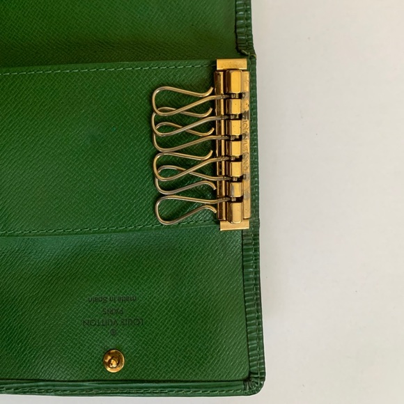 Vintage Louis Vuitton Epi Leather 6 Keyholder - Picture 6 of 13